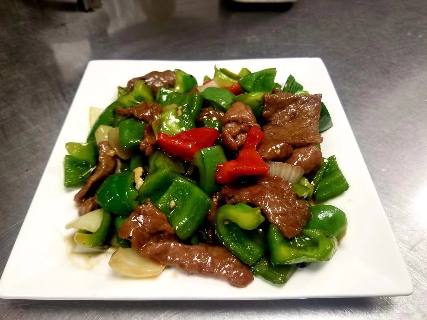 173. Sliced Beef with Green Pepper and Black Bean Sauce