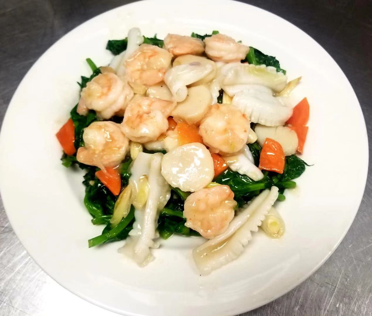 142. Shrimp, Scallops and Squid with Vegetables